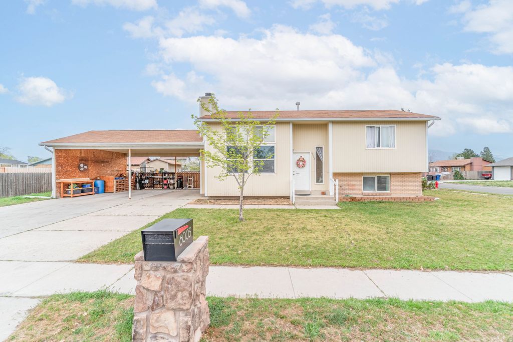 Photo of 6003 S NIMBUS WAY, Kearns, UT 84118 (MLS # 2148958)