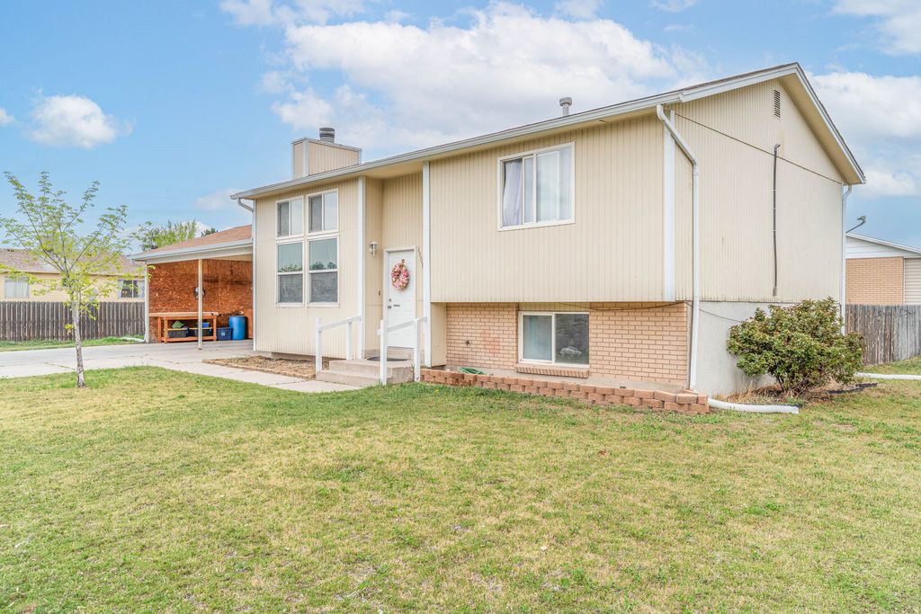 Photo of 6003 S NIMBUS WAY, Kearns, UT 84118 (MLS # 2148958)