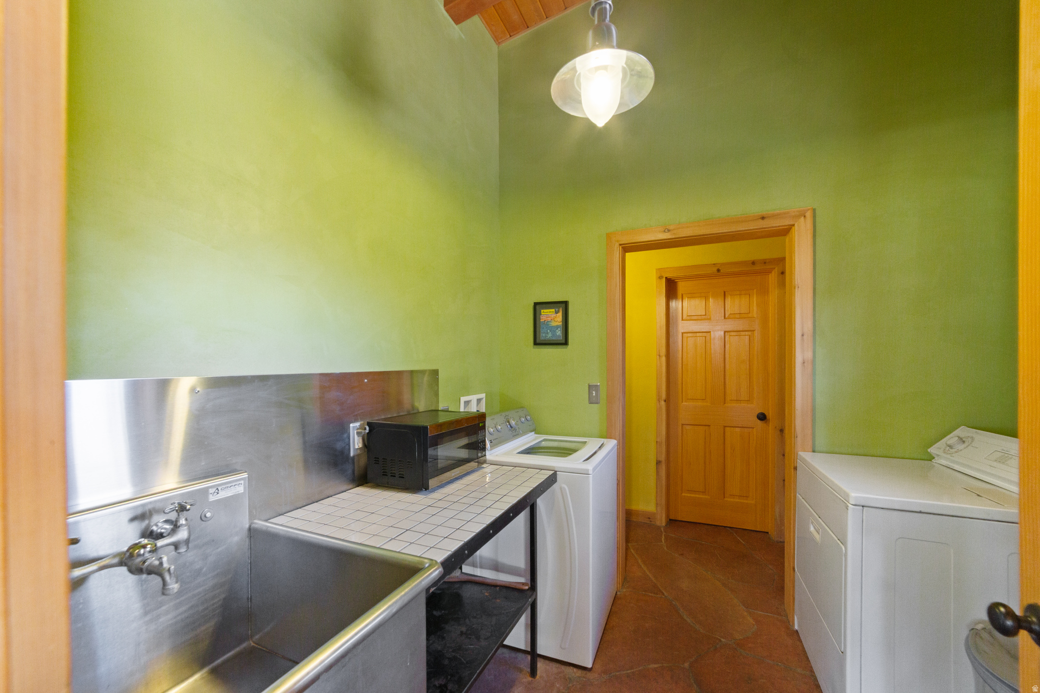 CASTLE VALLEY RIVER RANCHOS - Residential