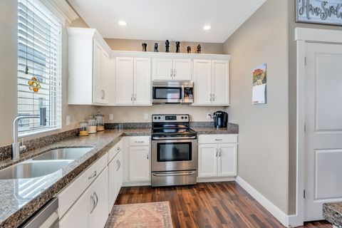 Tiny photo for 4763 W DAYBREAK RIM WAY, South Jordan, UT 84009 (MLS # 2136893)