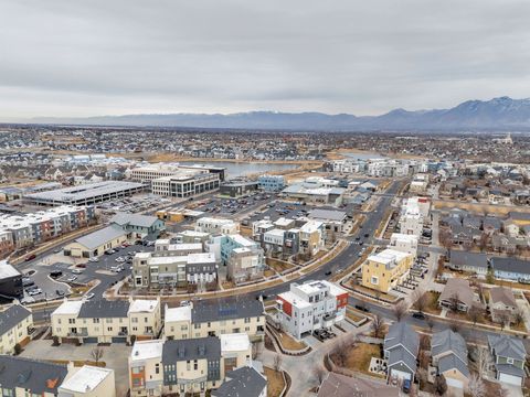 Tiny photo for 4763 W DAYBREAK RIM WAY, South Jordan, UT 84009 (MLS # 2136893)