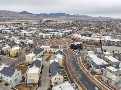 Tiny photo for 4763 W DAYBREAK RIM WAY, South Jordan, UT 84009 (MLS # 2136893)