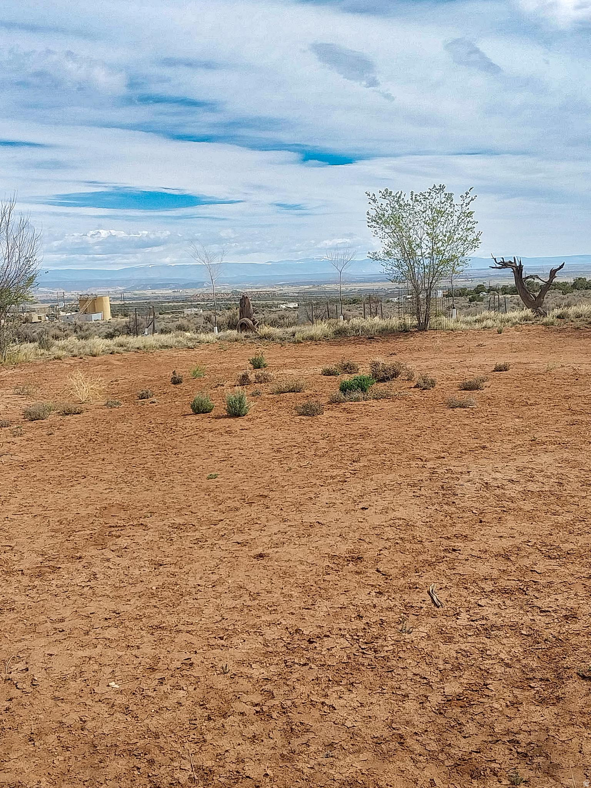 SUNDANCE WEST - Land