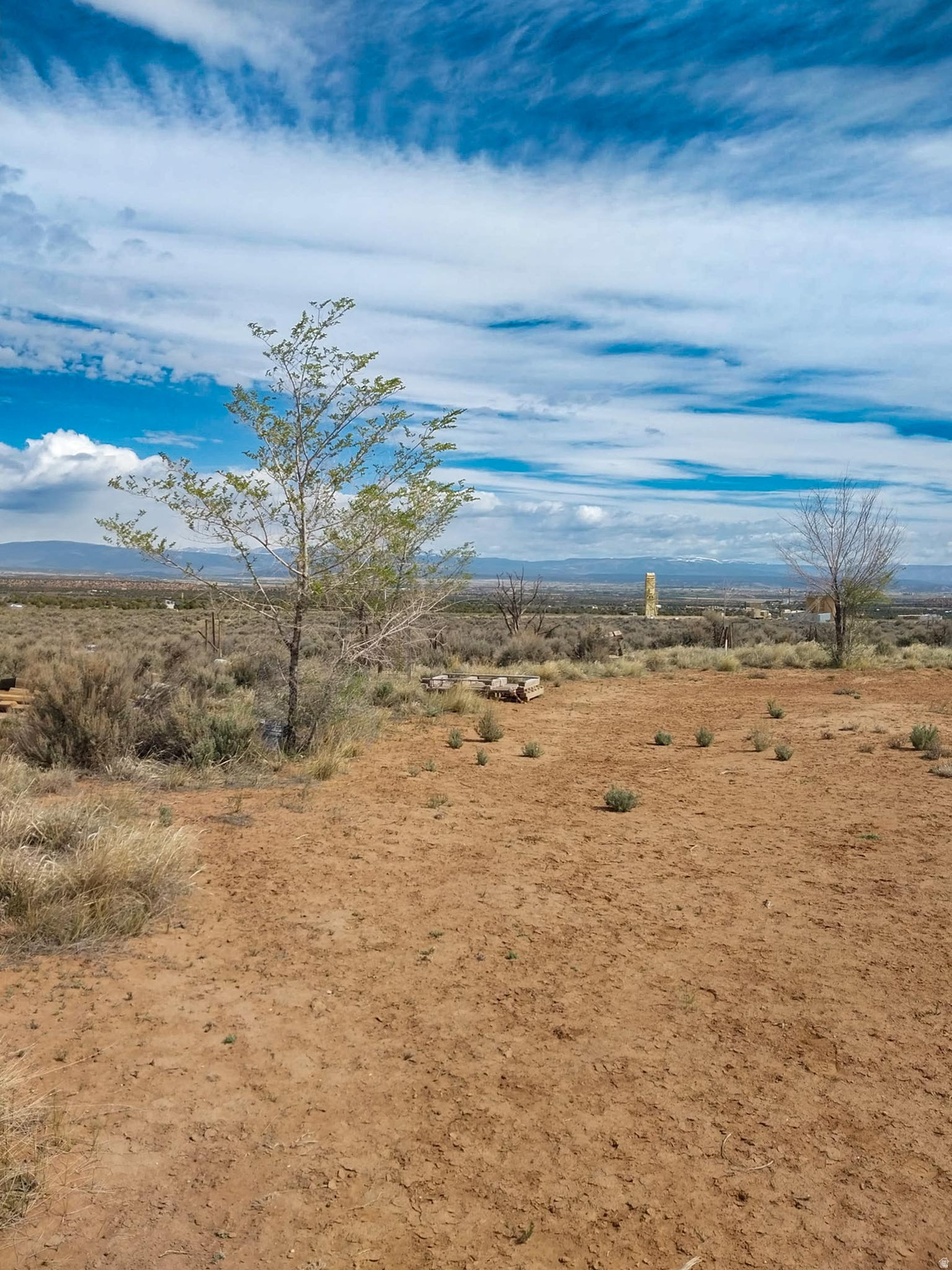 SUNDANCE WEST - Land