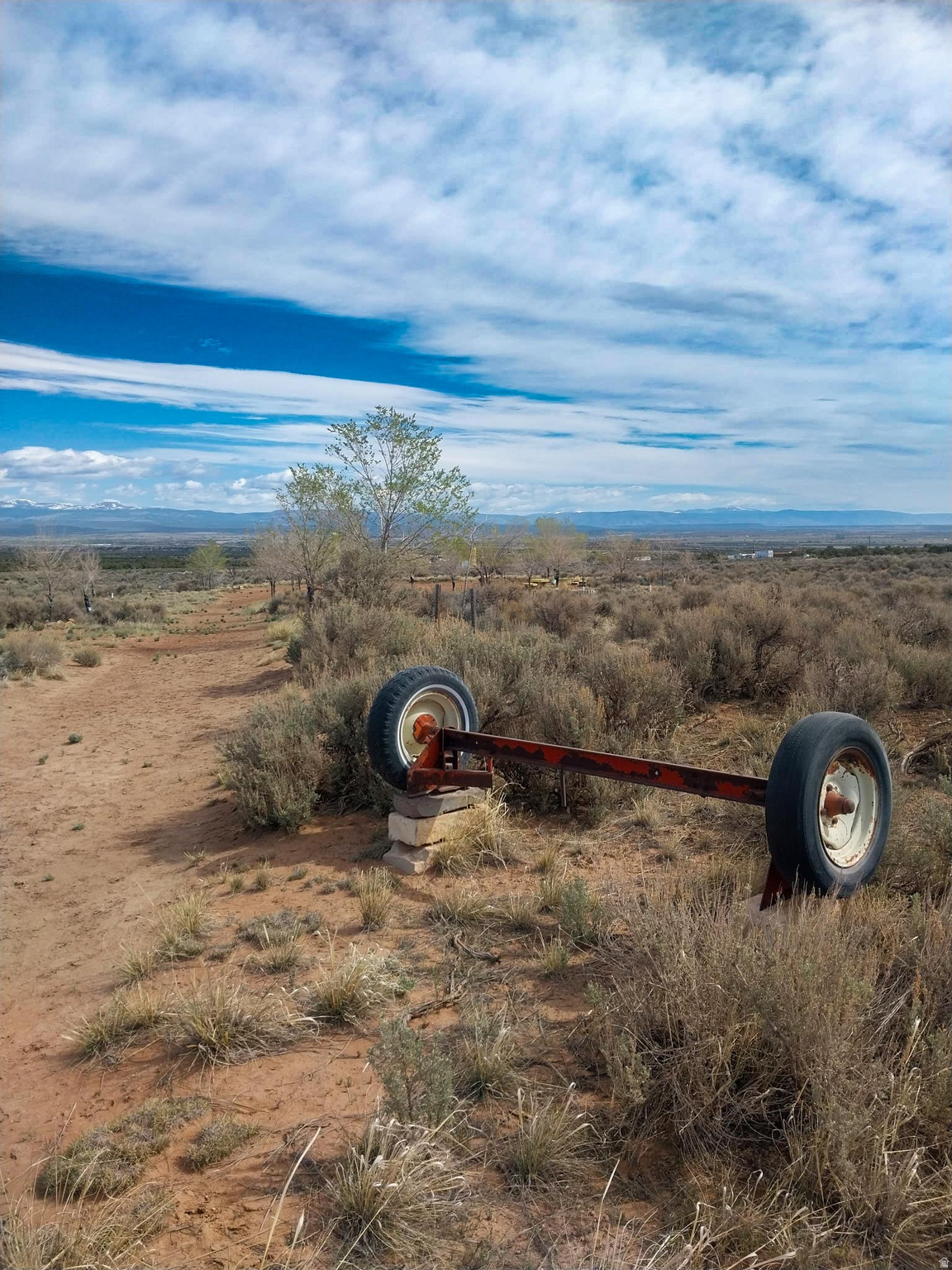 SUNDANCE WEST - Land