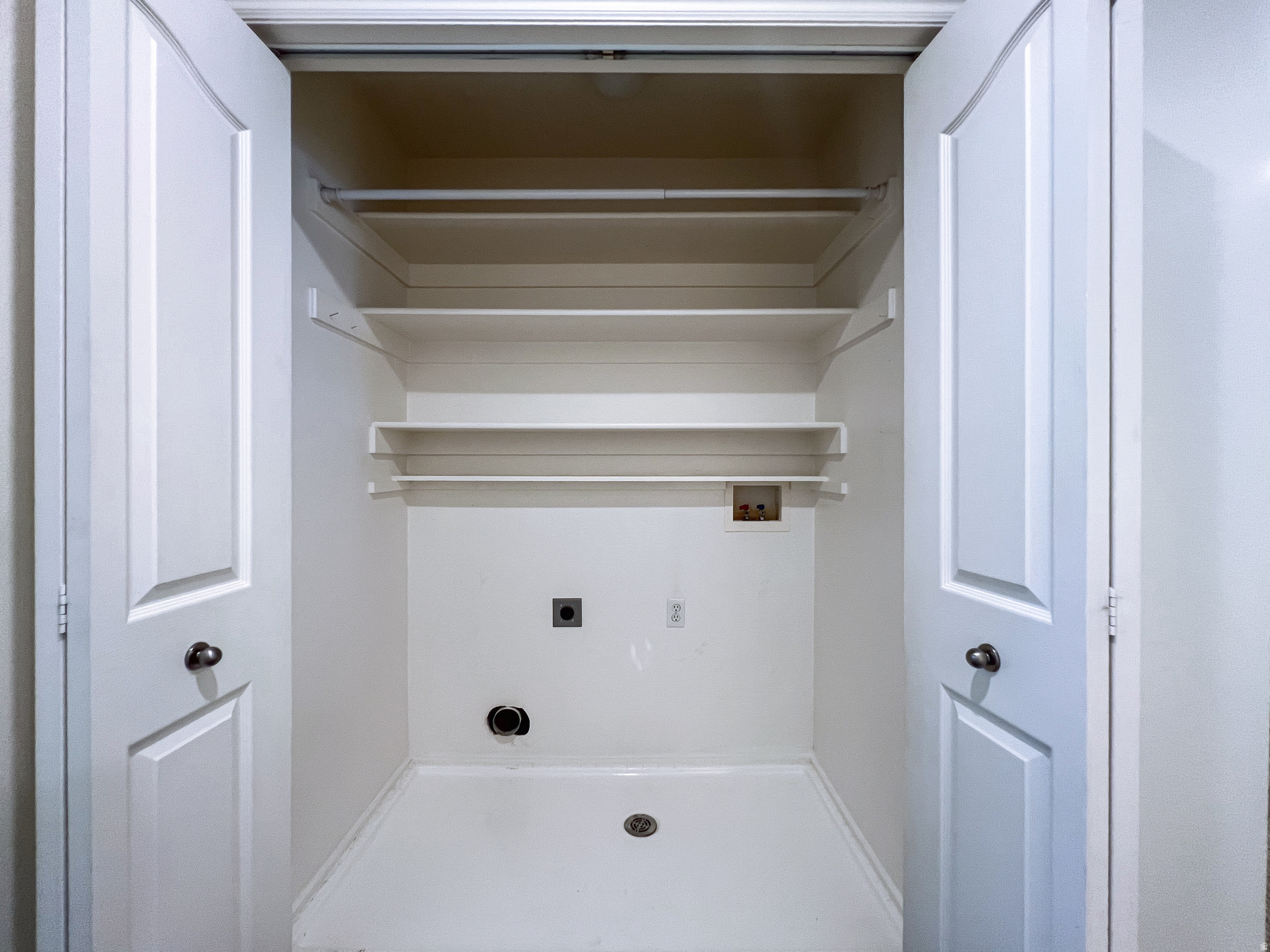 NORTH MEADOW - Residential Income