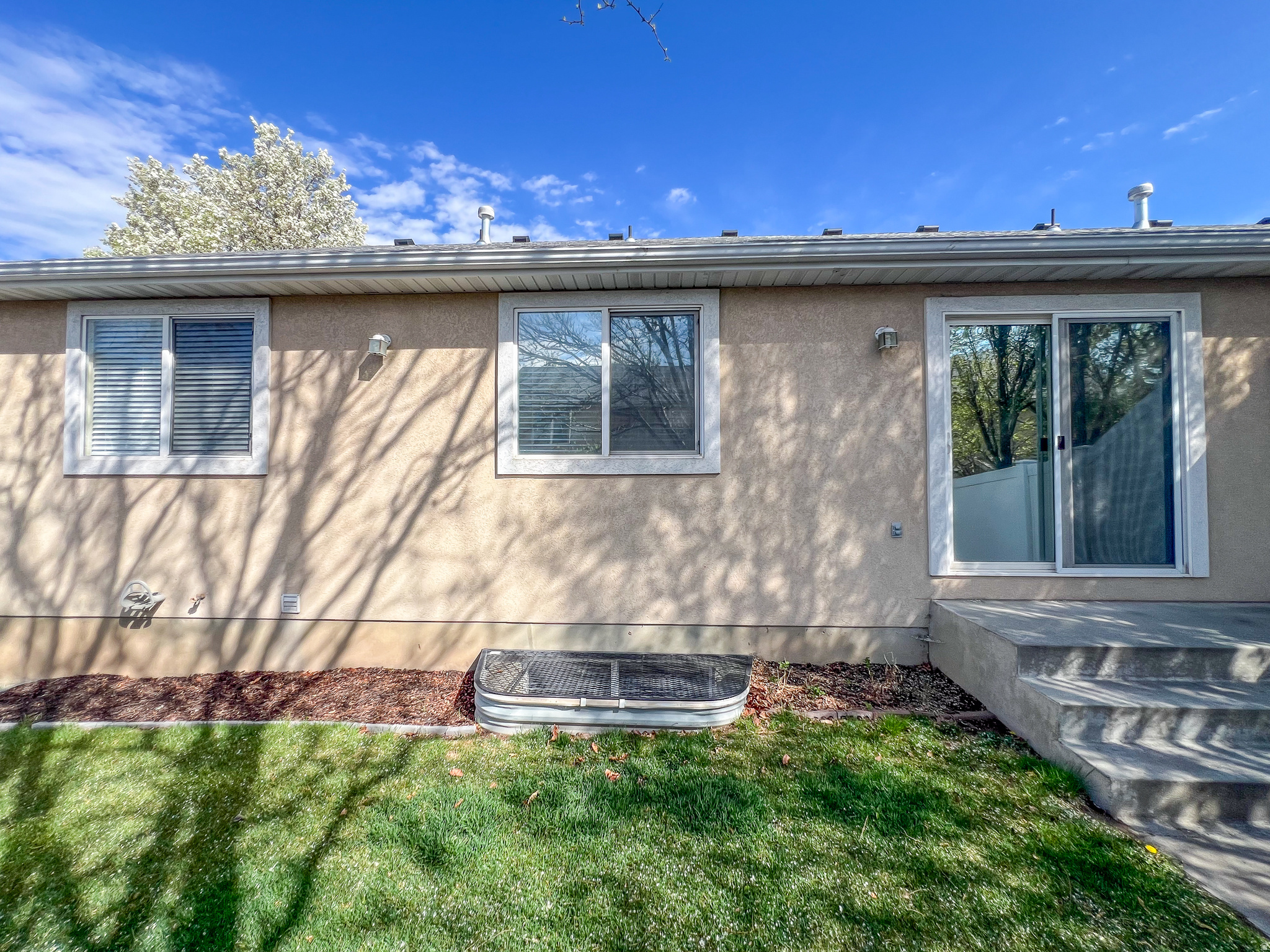 NORTH MEADOW - Residential Income