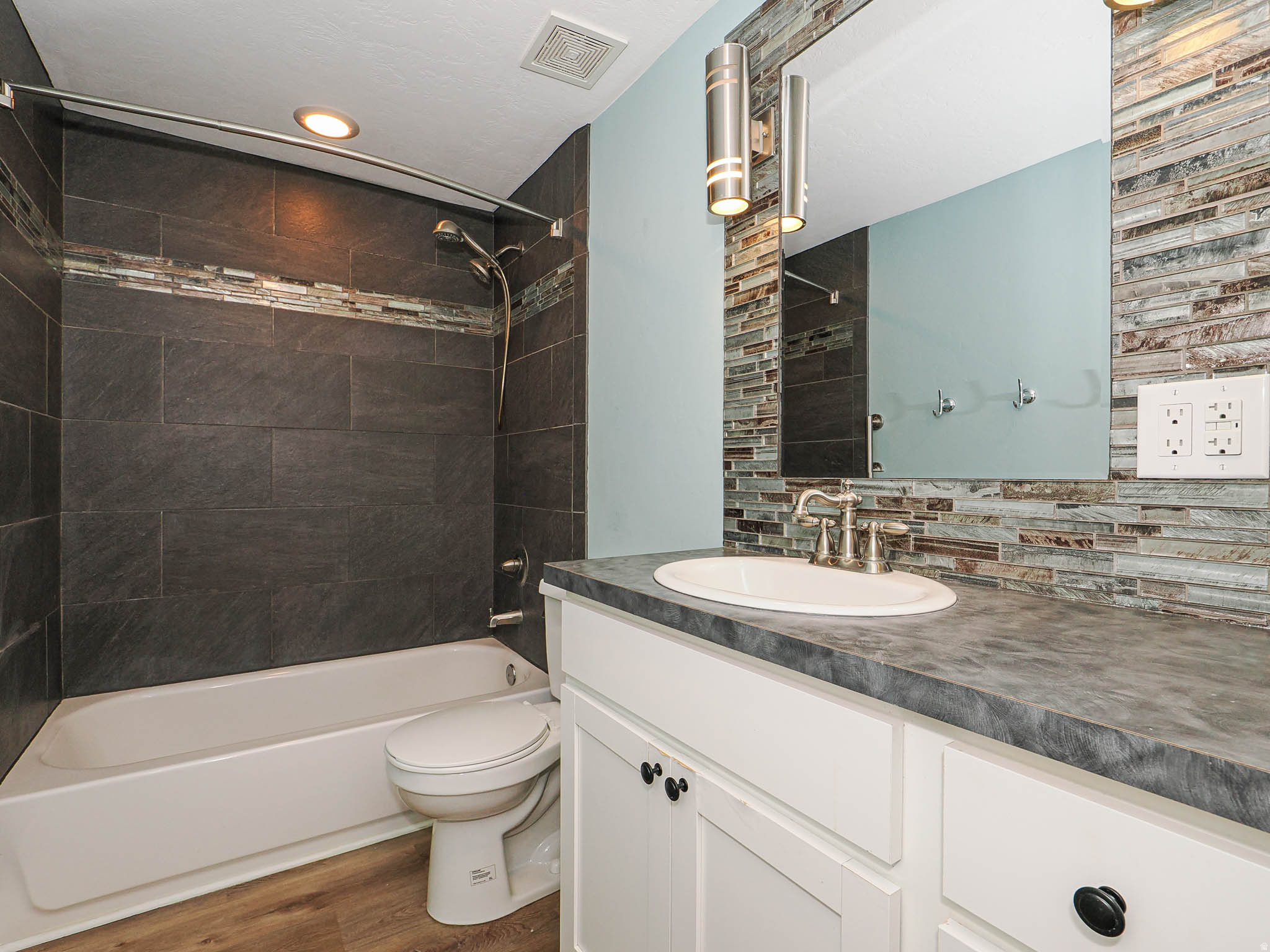 HAMILTON FARMS - Residential