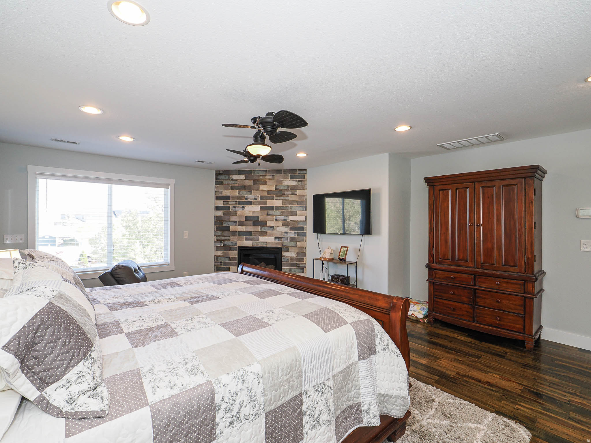 HAMILTON FARMS - Residential