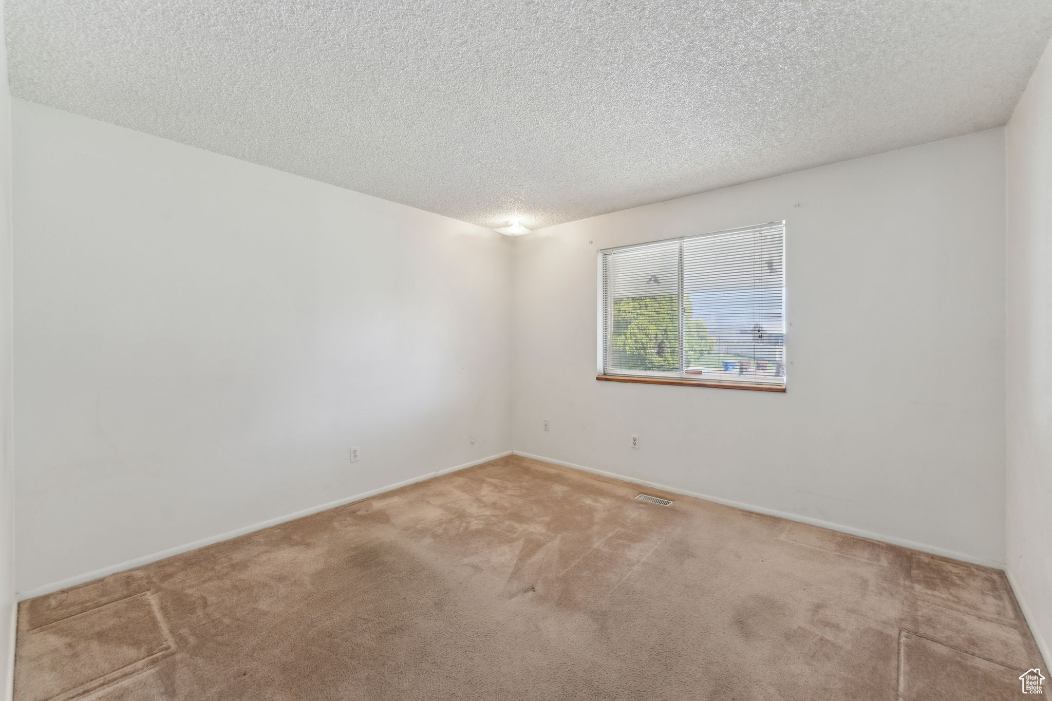 Midvale, Utah 84047, United States, 6 Bedrooms Bedrooms, ,3 BathroomsBathrooms,Residential,Pending,108538