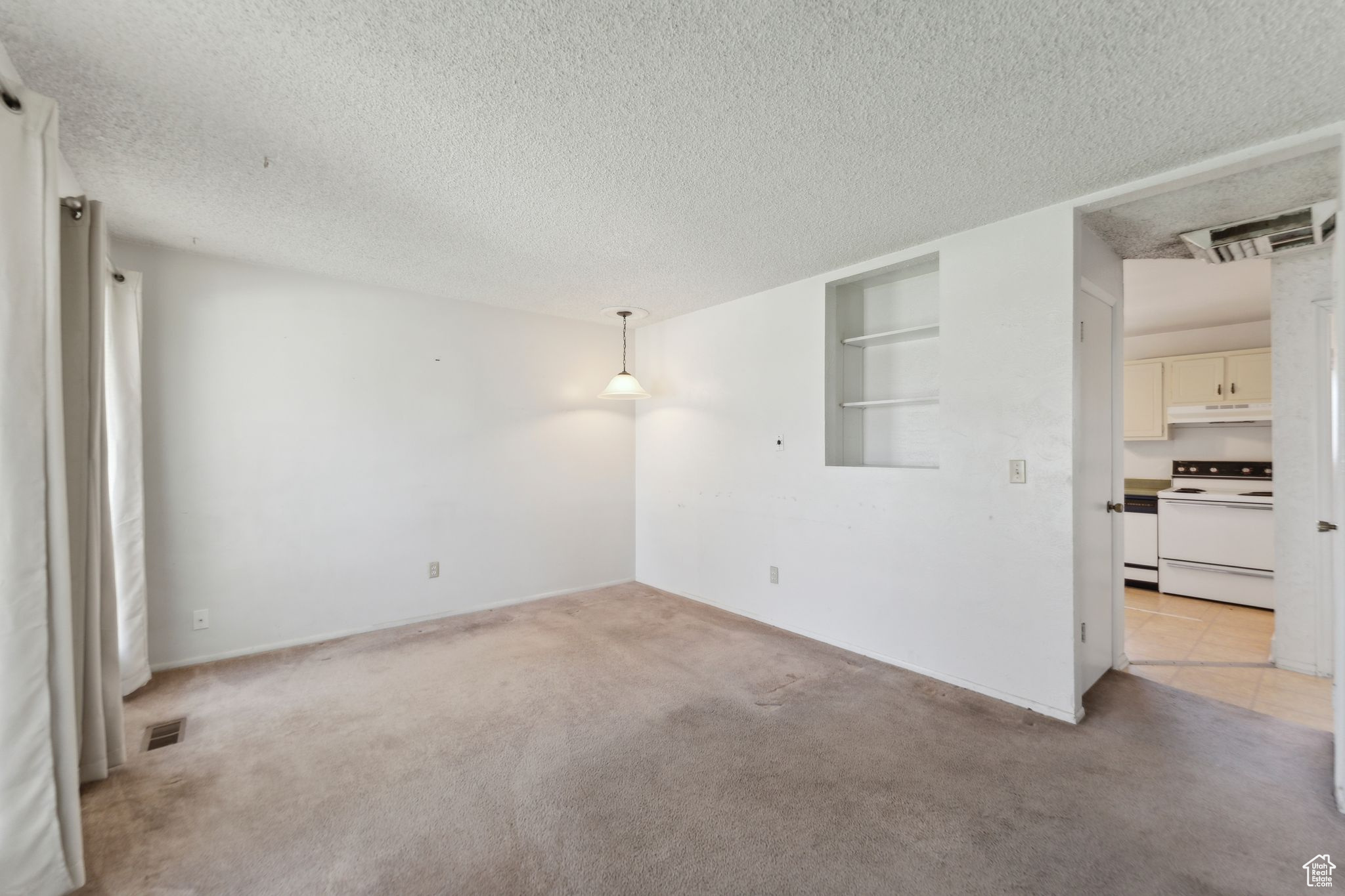 Midvale, Utah 84047, United States, 6 Bedrooms Bedrooms, ,3 BathroomsBathrooms,Residential,Pending,108538