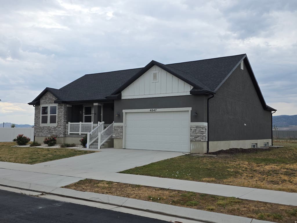Photo of 4847 N CANAAN PEAK DR #1410, Eagle Mountain, UT 84005 (MLS # 2181072)