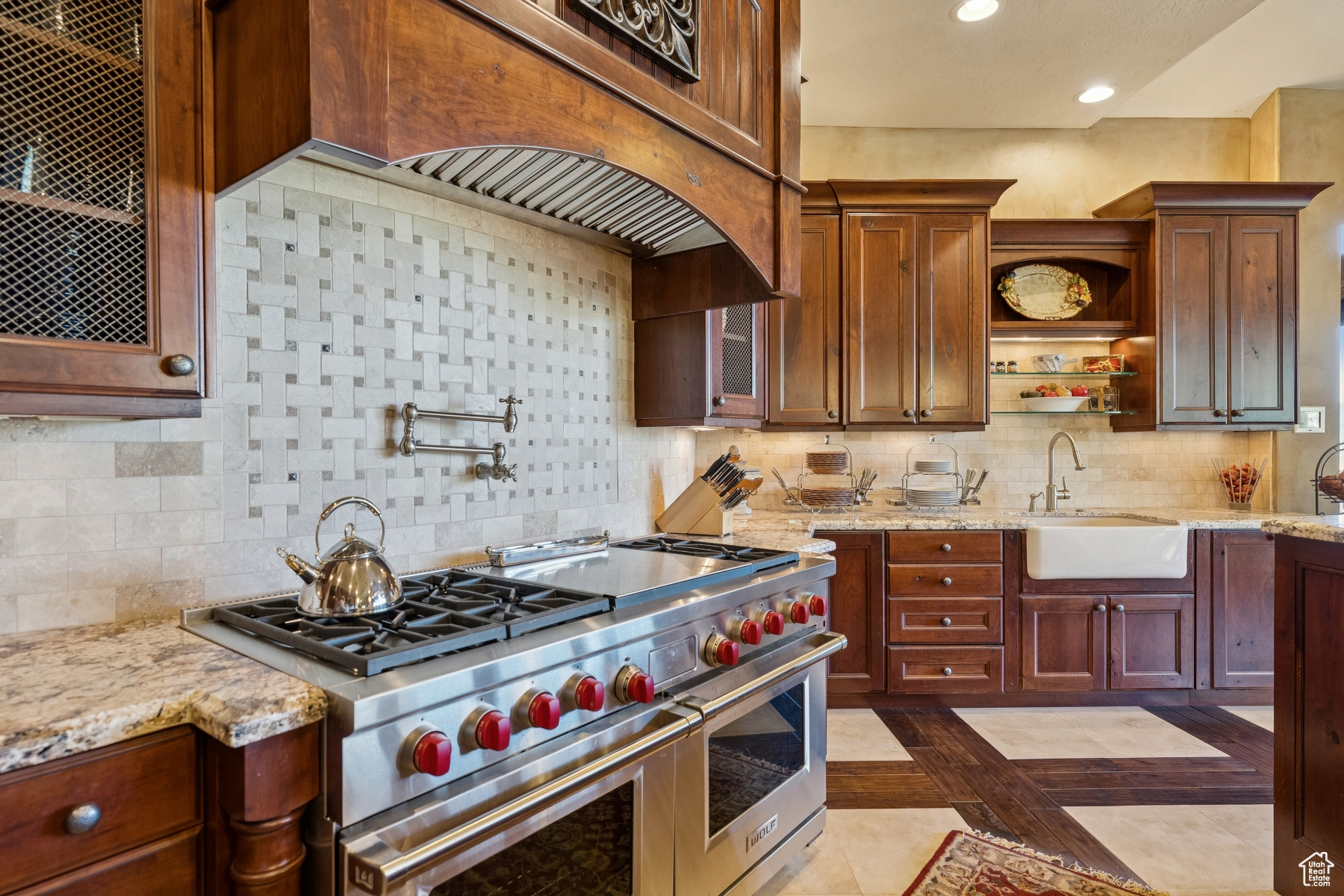 WEST HILLS - Residential