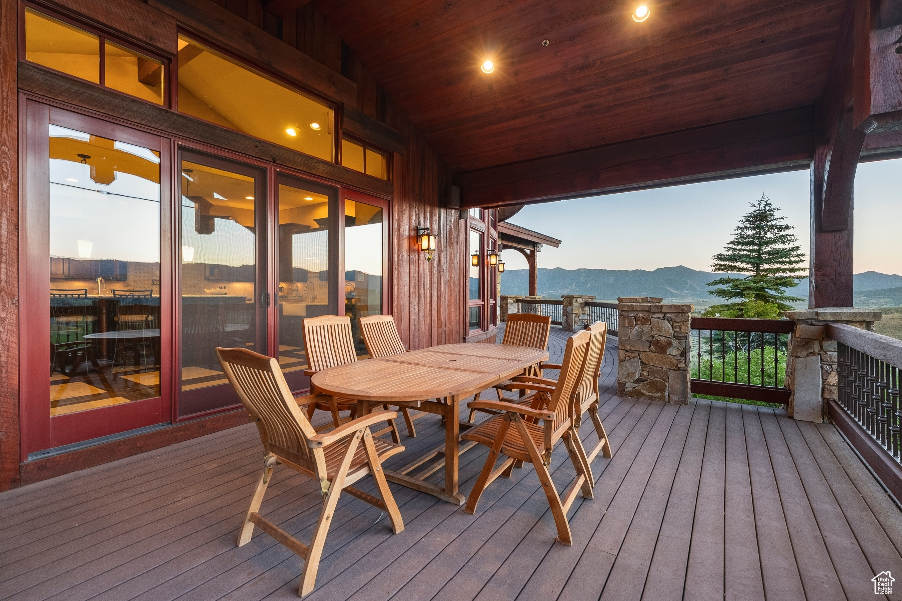 WEST HILLS - Residential