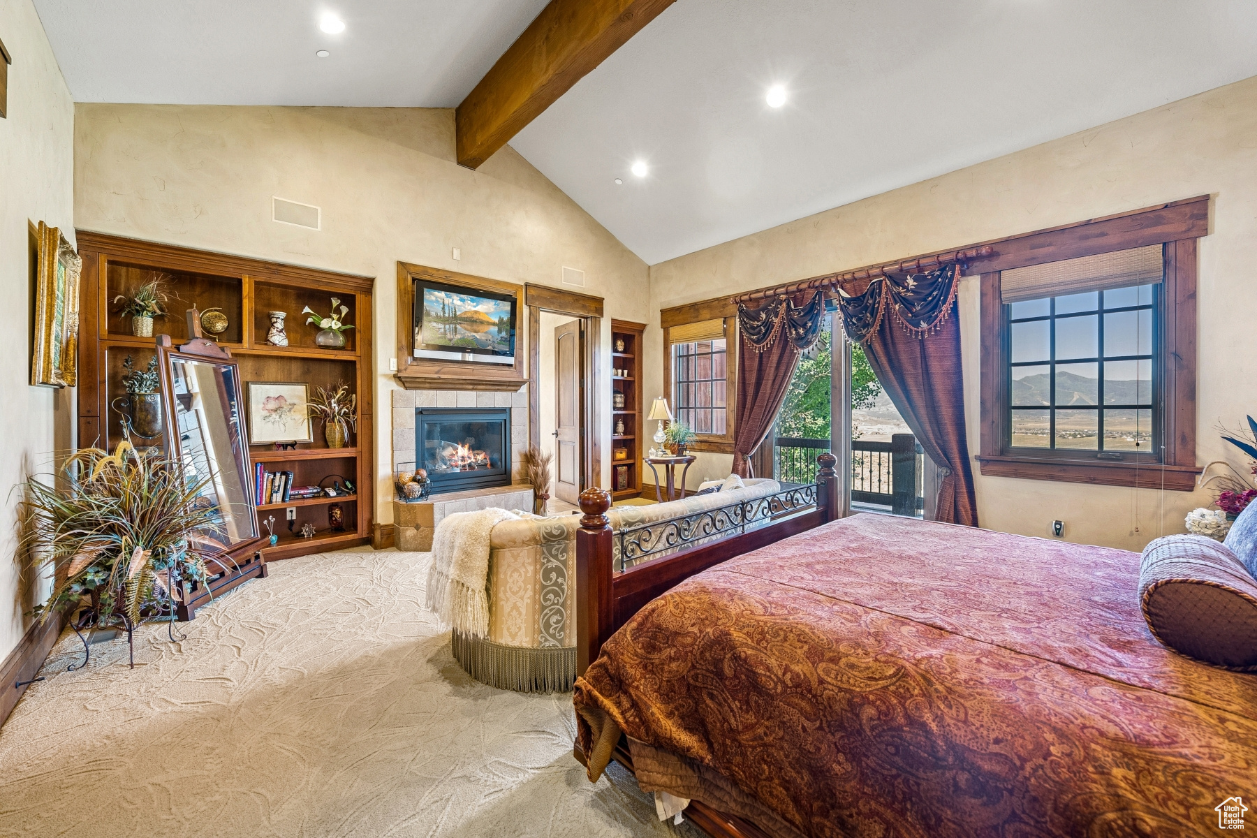 WEST HILLS - Residential