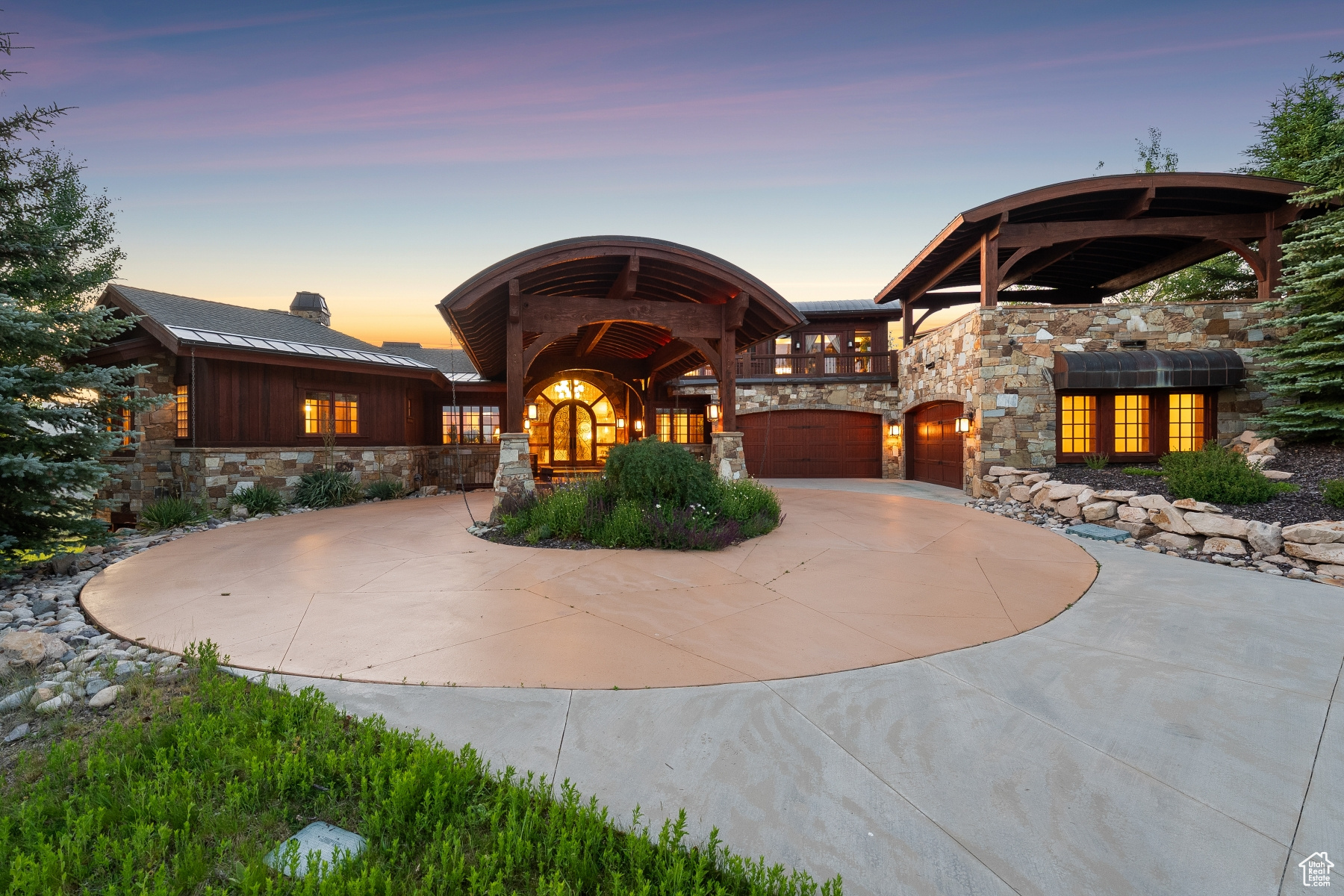 WEST HILLS - Residential