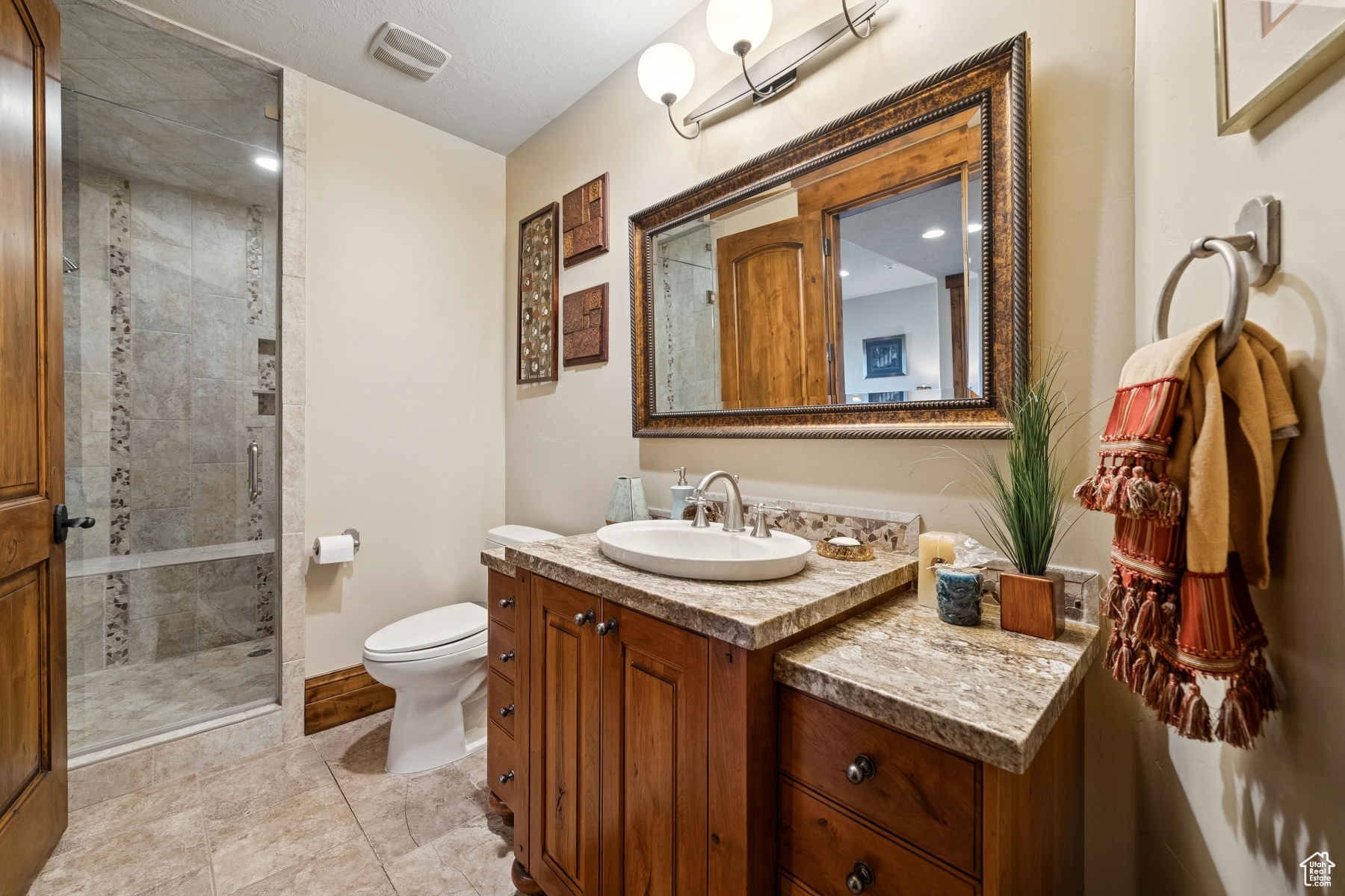 WEST HILLS - Residential