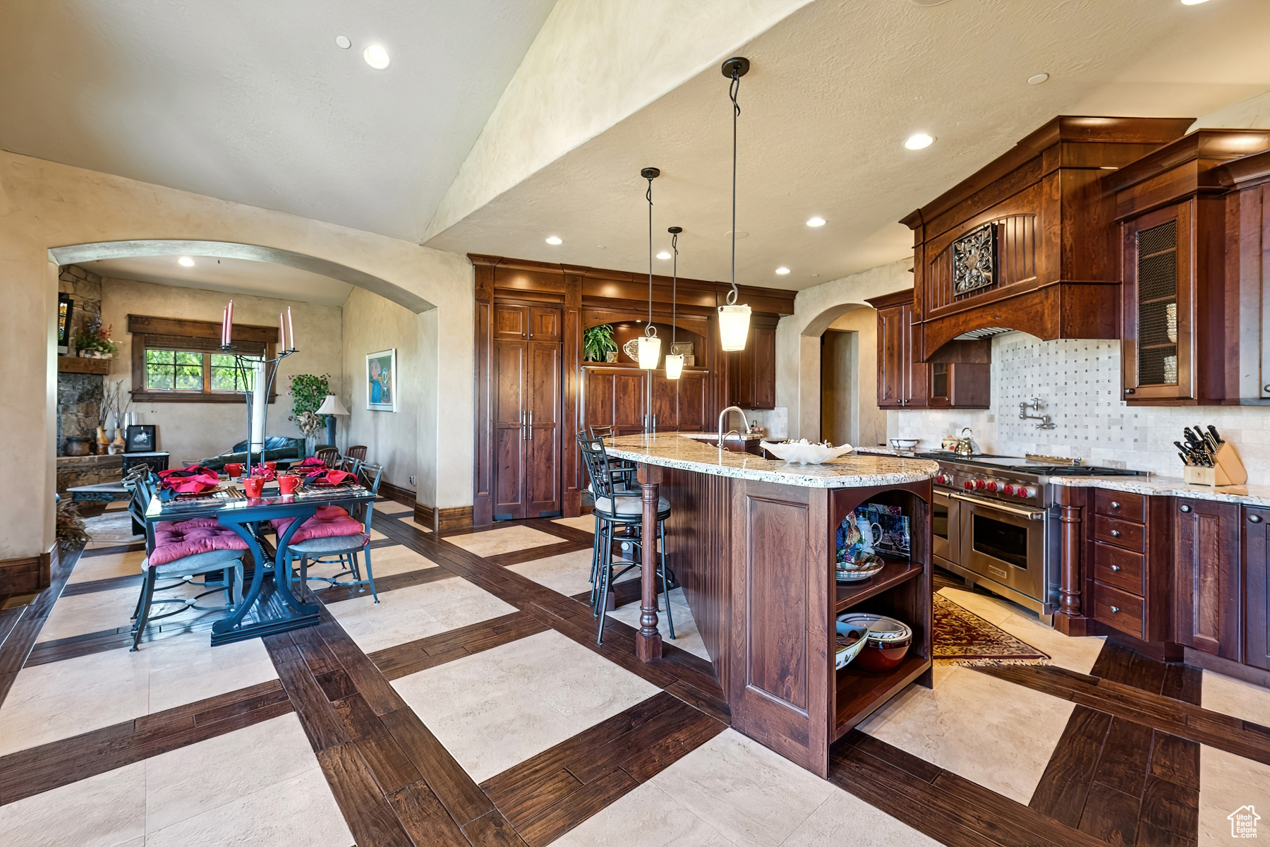 WEST HILLS - Residential