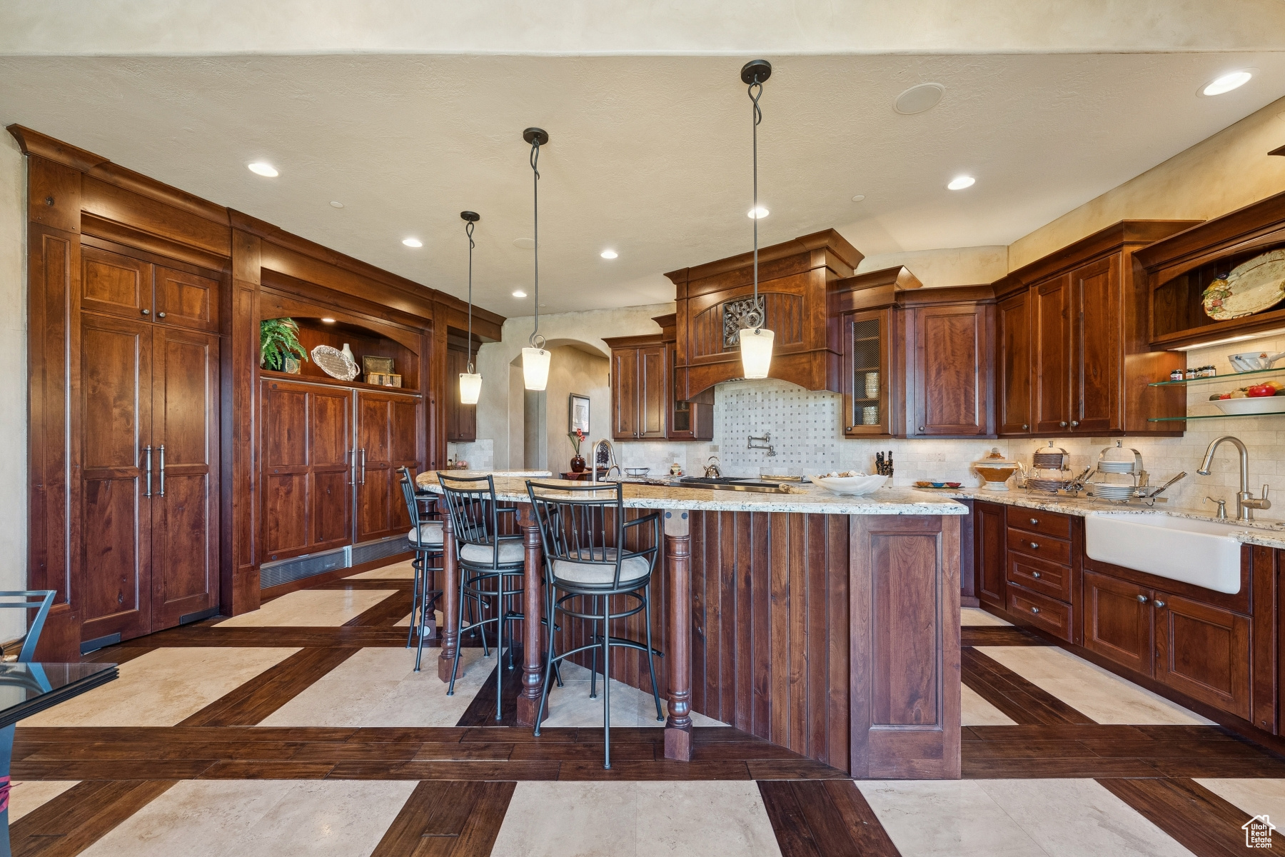 WEST HILLS - Residential