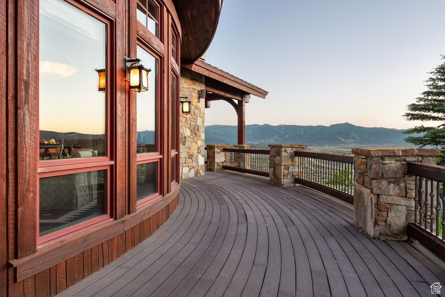 WEST HILLS - Residential