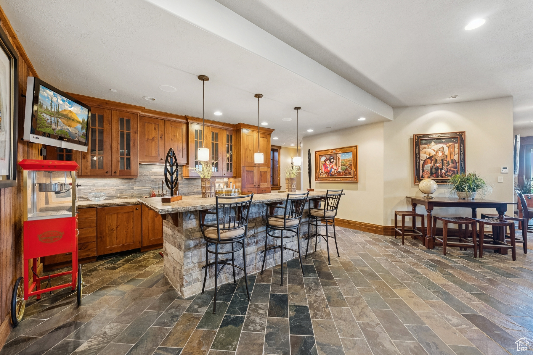 WEST HILLS - Residential