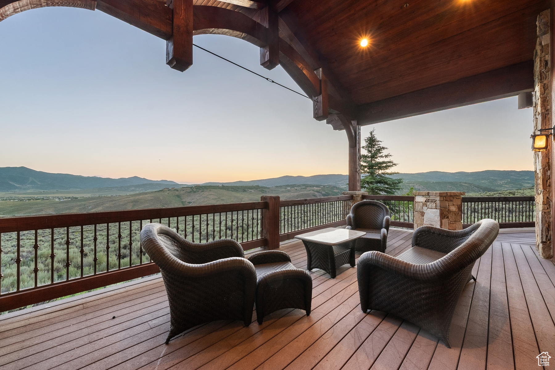 WEST HILLS - Residential