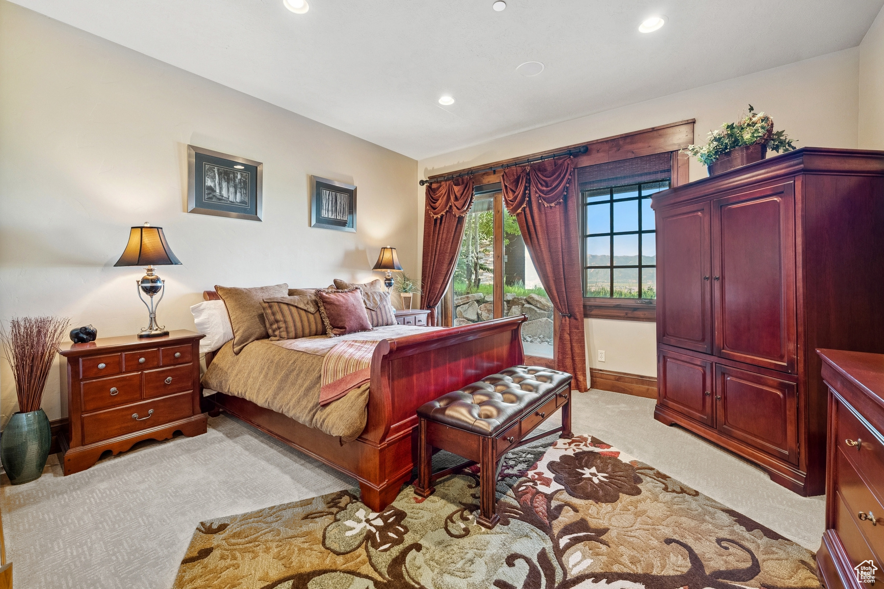 WEST HILLS - Residential