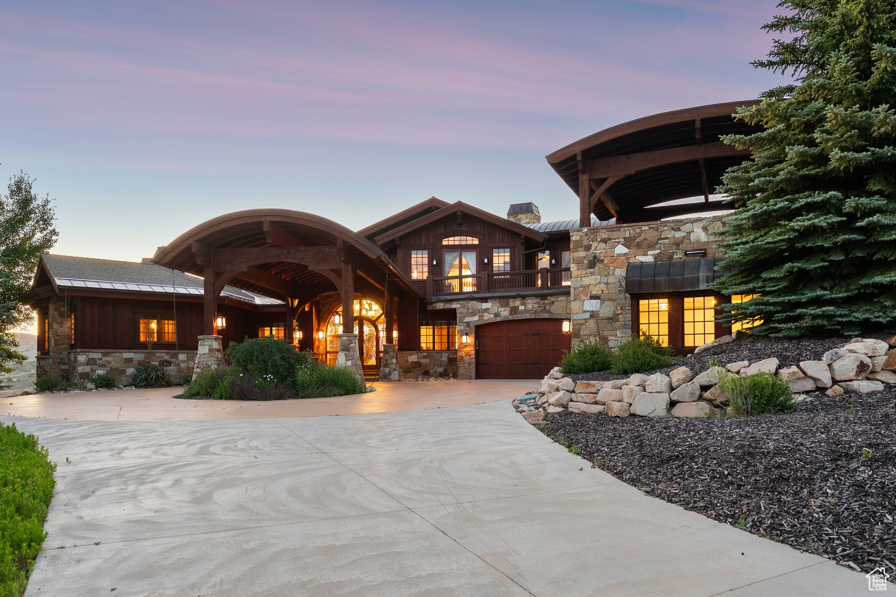 WEST HILLS - Residential