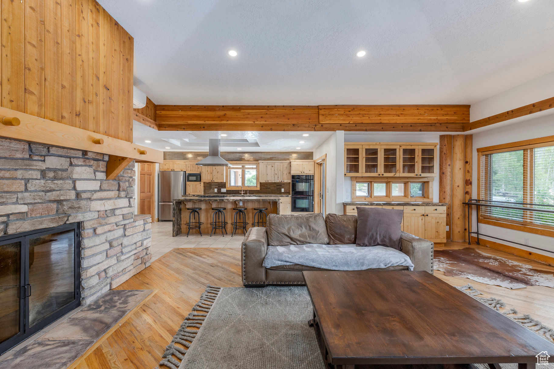 LAKE CREEK ESTATES - Residential