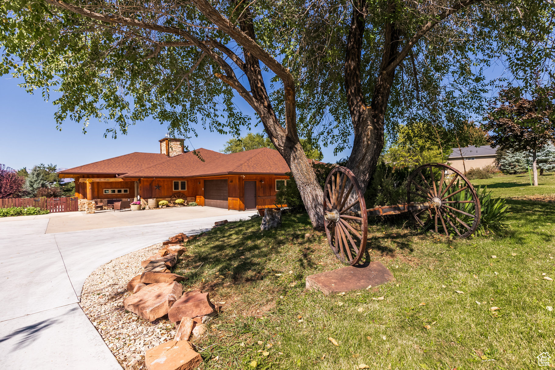 LAKE CREEK ESTATES - Residential