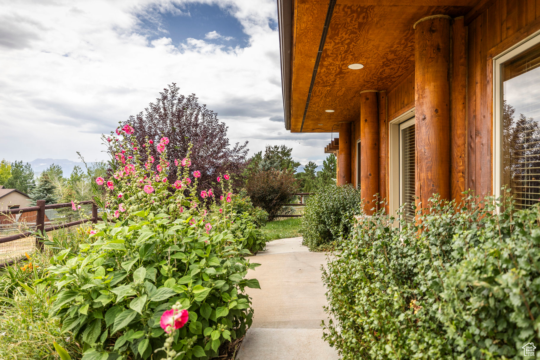 LAKE CREEK ESTATES - Residential