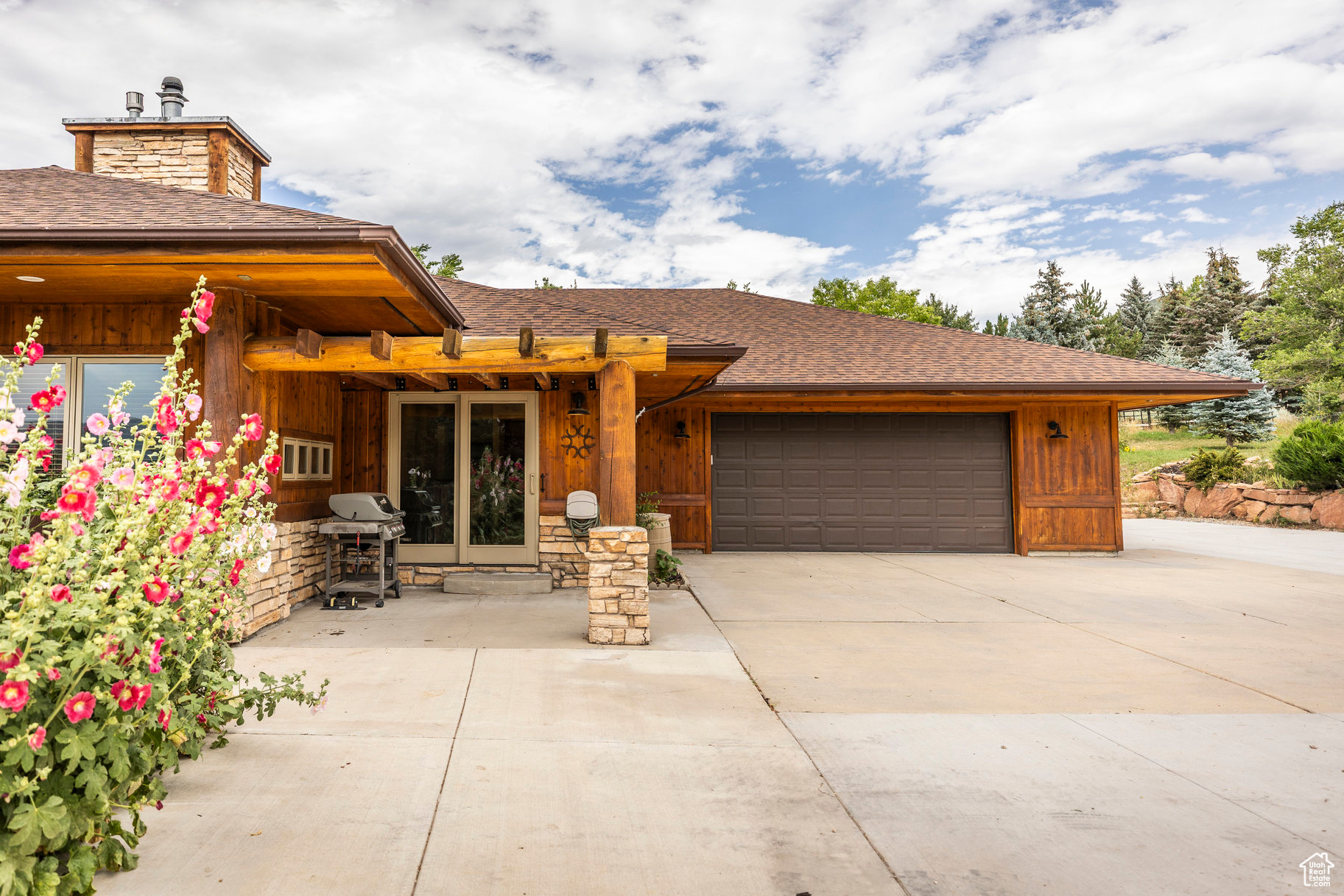 LAKE CREEK ESTATES - Residential