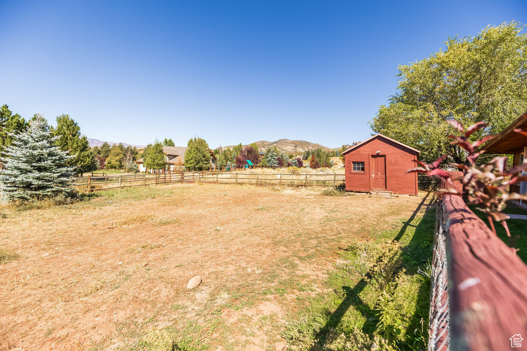 LAKE CREEK ESTATES - Residential