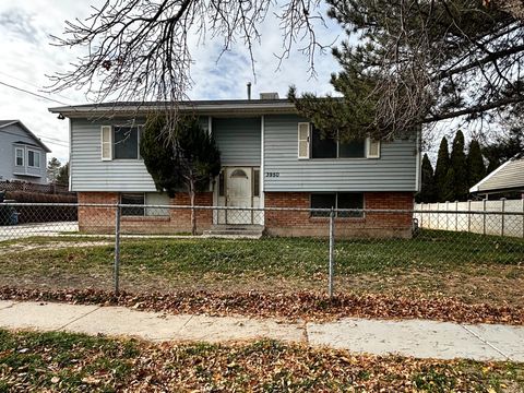 Photo of 3950 S 3485 W, West Valley City, UT 84119 (MLS # 2124761)