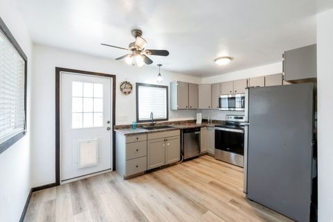 Tiny photo for 220 N 500 E, Salem, UT 84653 (MLS # 2128063)