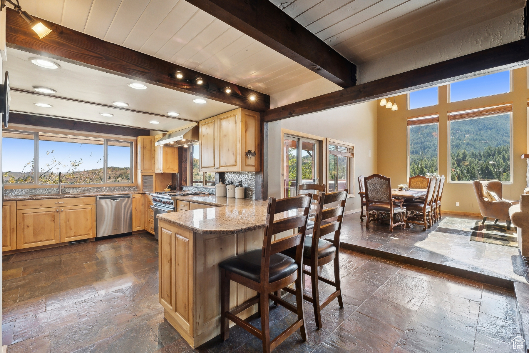 Park City, Utah 84098, United States, 4 Bedrooms Bedrooms, ,3 BathroomsBathrooms,Residential,Pending,41836