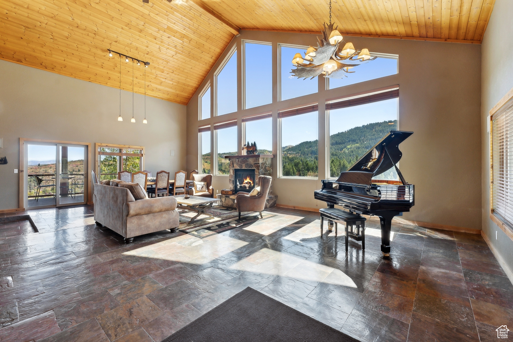 Park City, Utah 84098, United States, 4 Bedrooms Bedrooms, ,3 BathroomsBathrooms,Residential,Pending,41836