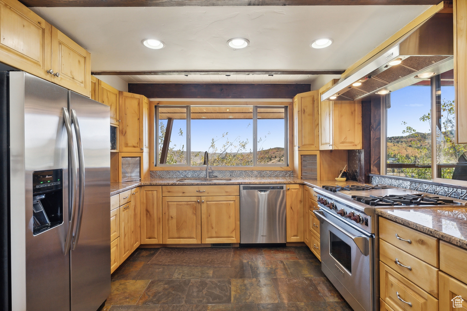 Park City, Utah 84098, United States, 4 Bedrooms Bedrooms, ,3 BathroomsBathrooms,Residential,Pending,41836