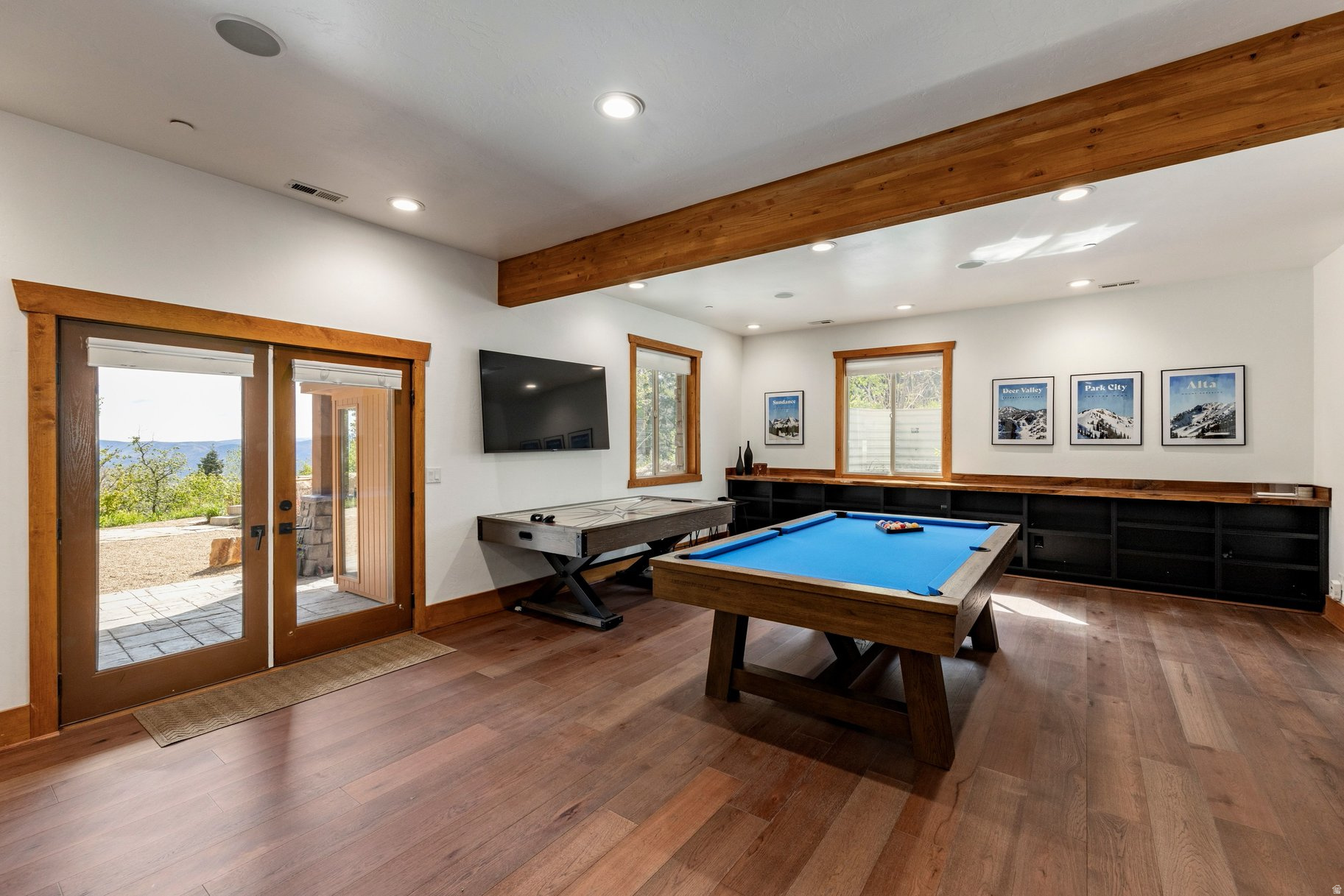 FOREST MEADOWS - Residential