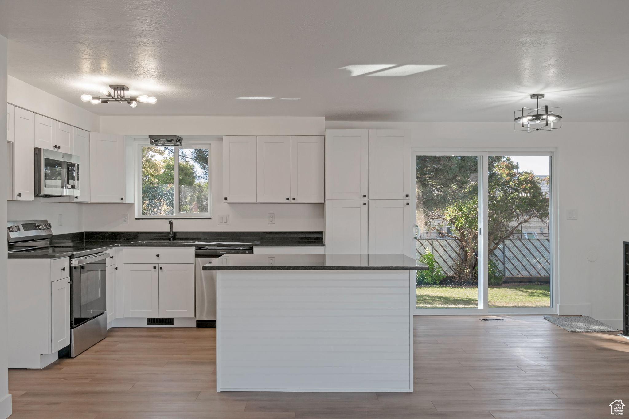 RIVER VALLEY - Residential