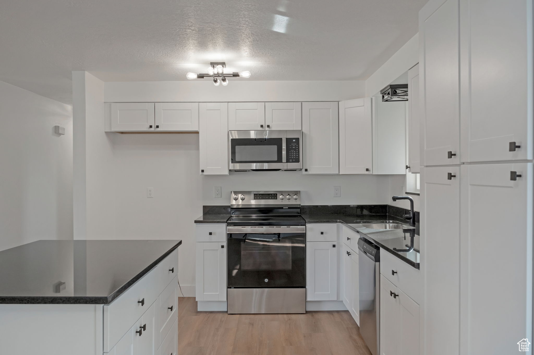 RIVER VALLEY - Residential