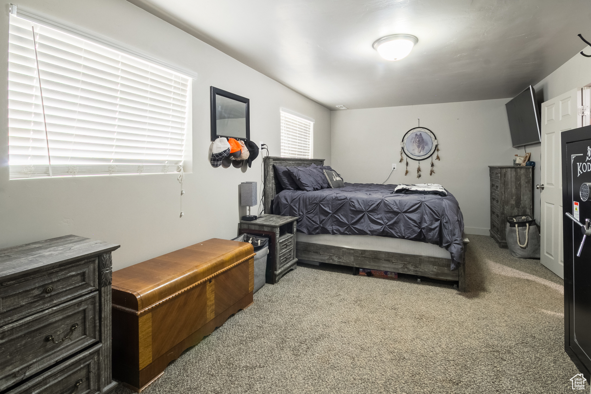 COUNTRY ACRES - Residential