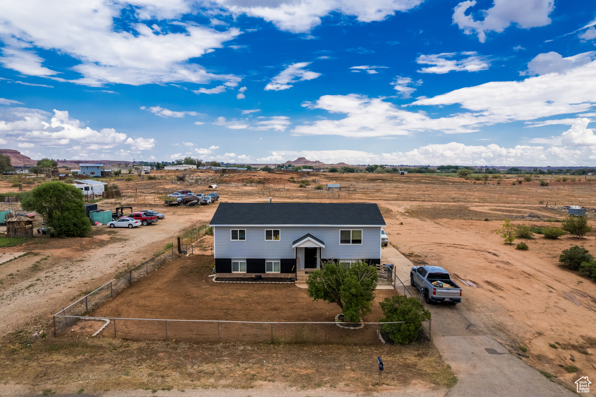 COUNTRY ACRES - Residential