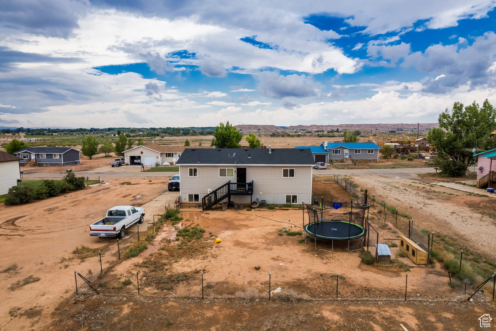 COUNTRY ACRES - Residential