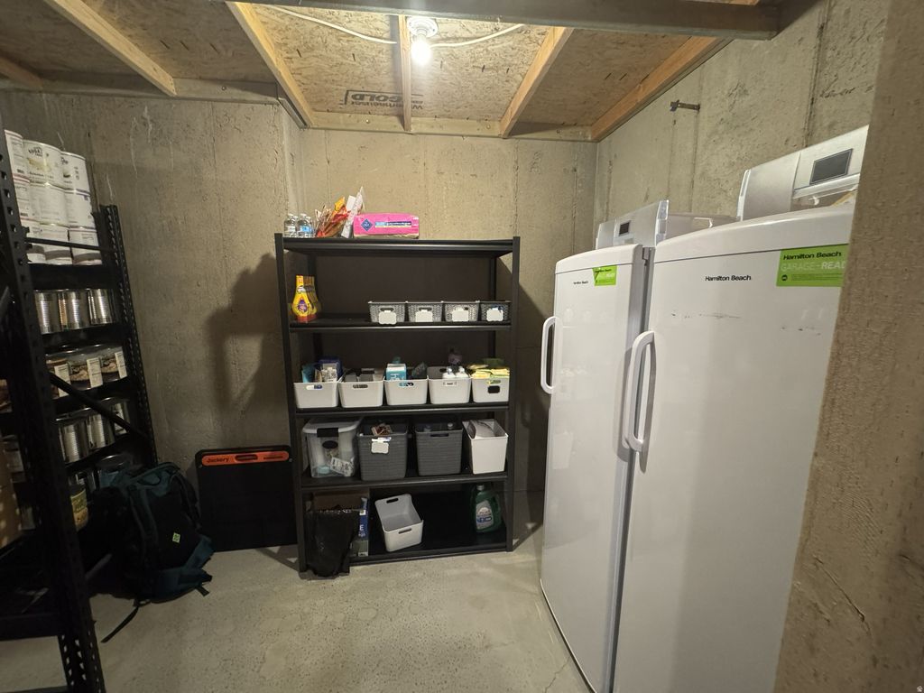 Photo of 645 S GARDEN DR, Providence, UT 84332 (MLS # 2140462)