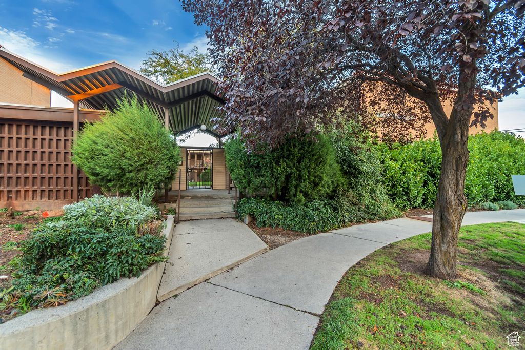 Photo for 2070 E 3335 S #32, Salt Lake City, UT 84109 (MLS # 2118976)