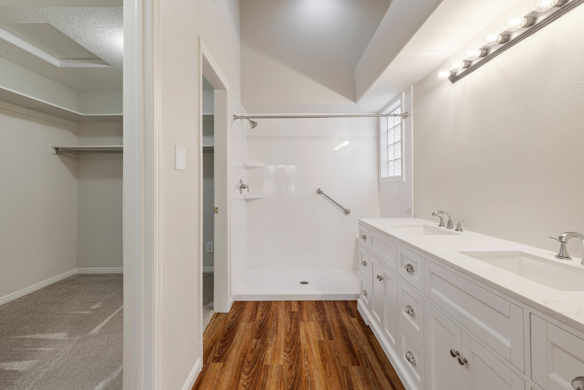 MESAS AMD - Residential