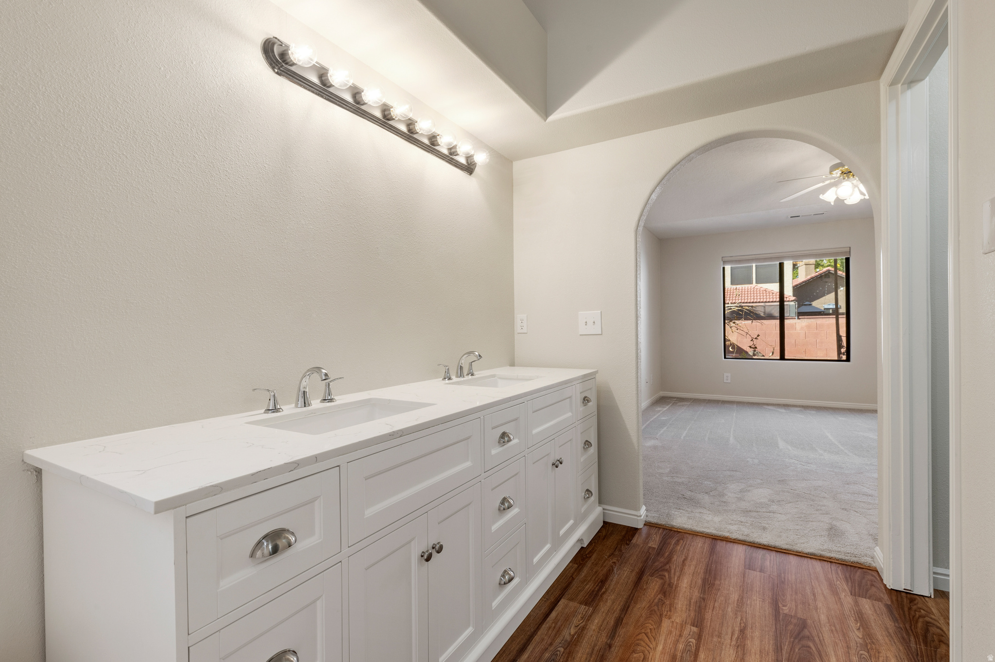 MESAS AMD - Residential