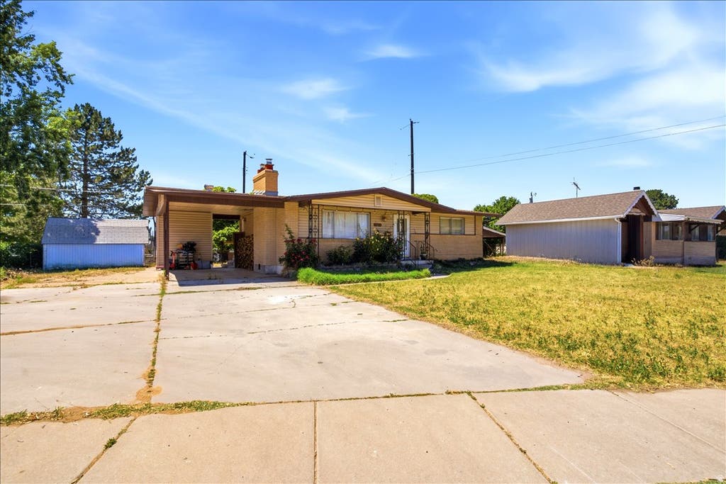 Photo of 4679 S 2475 W, Roy, UT 84067 (MLS # 2166216)