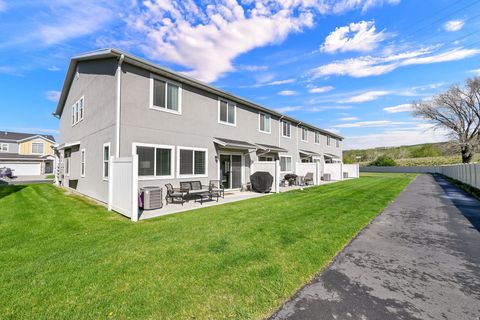 Tiny photo for 6526 S ASPEN LN, South Weber, UT 84405 (MLS # 2150260)